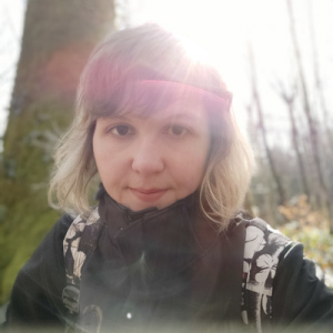 photo-de-profil-rren-design-maureenbouxin-graphiste freelance